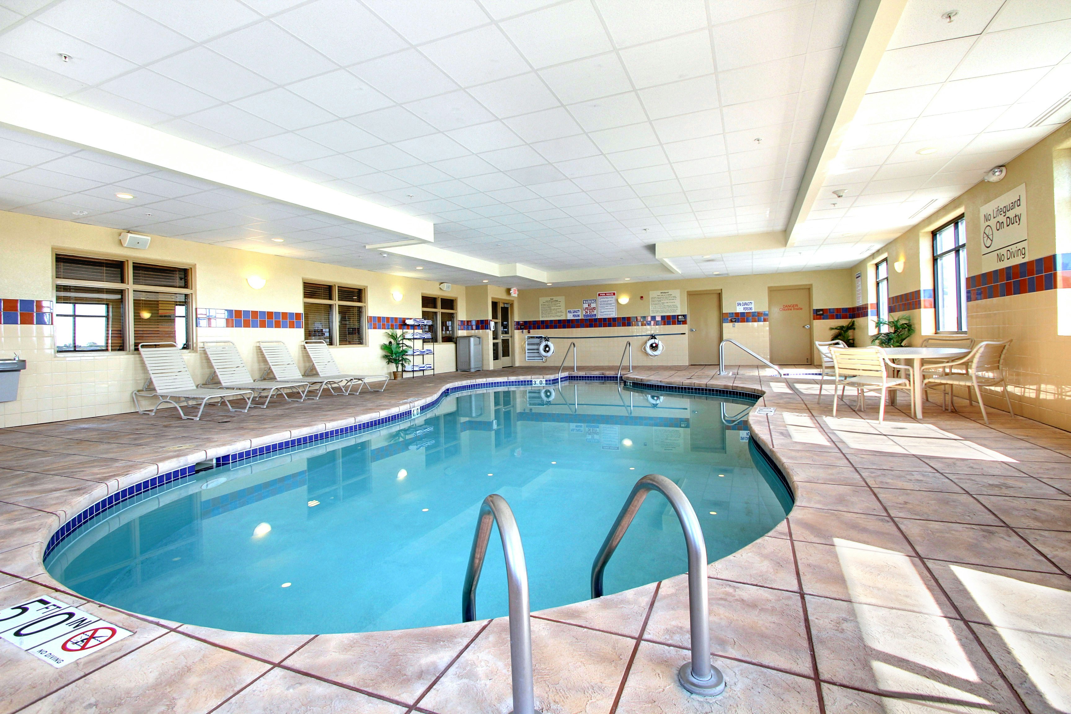 Hampton Inn & Suites West Bend 27/48
