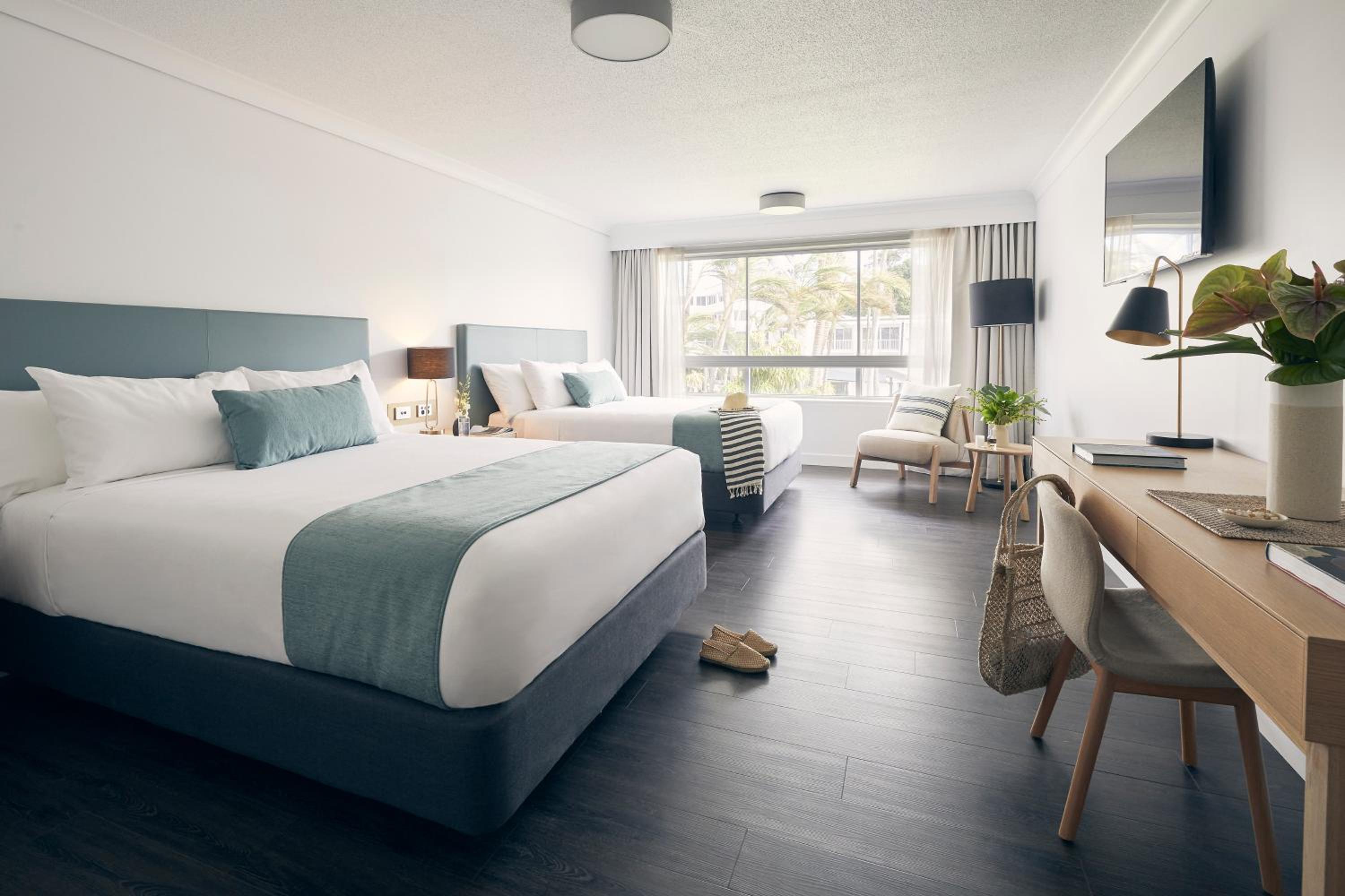 Resort, Twin Beds, King Bed