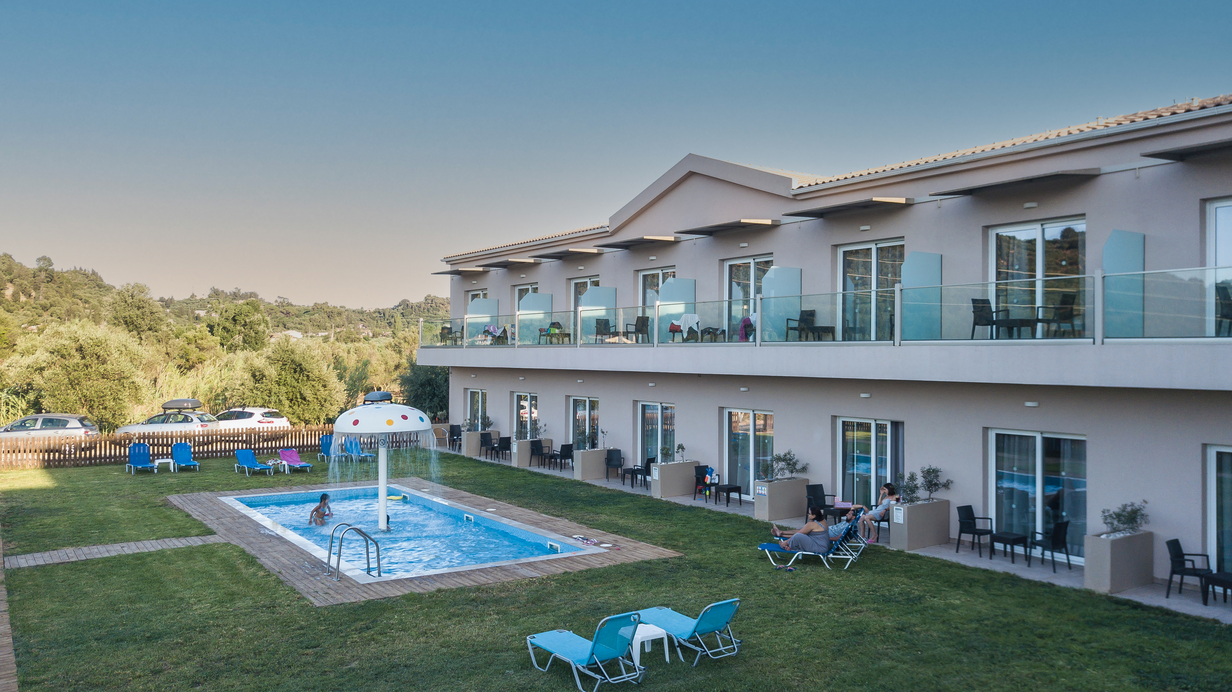 Petros Hotel 28/36