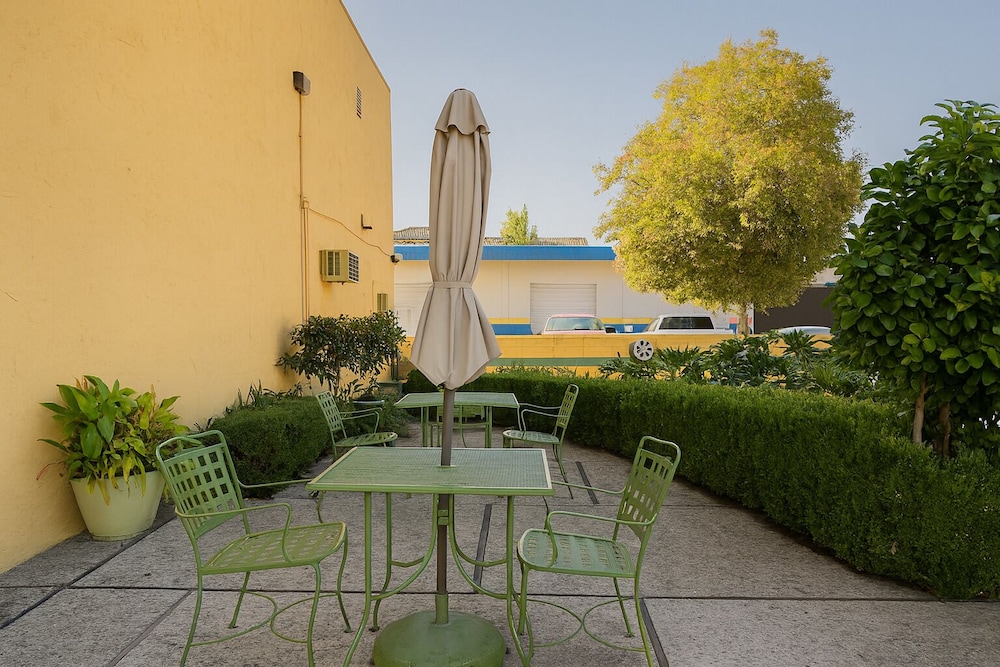 Granada Inn 64/67