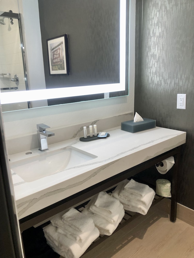 غرفة بسرير كينج، La Quinta Inn & Suites by Wyndham Denver Parker 9/9