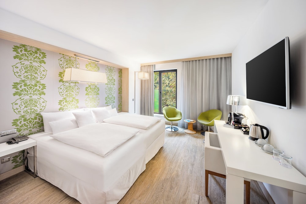 Occidental Praha Five 22/65