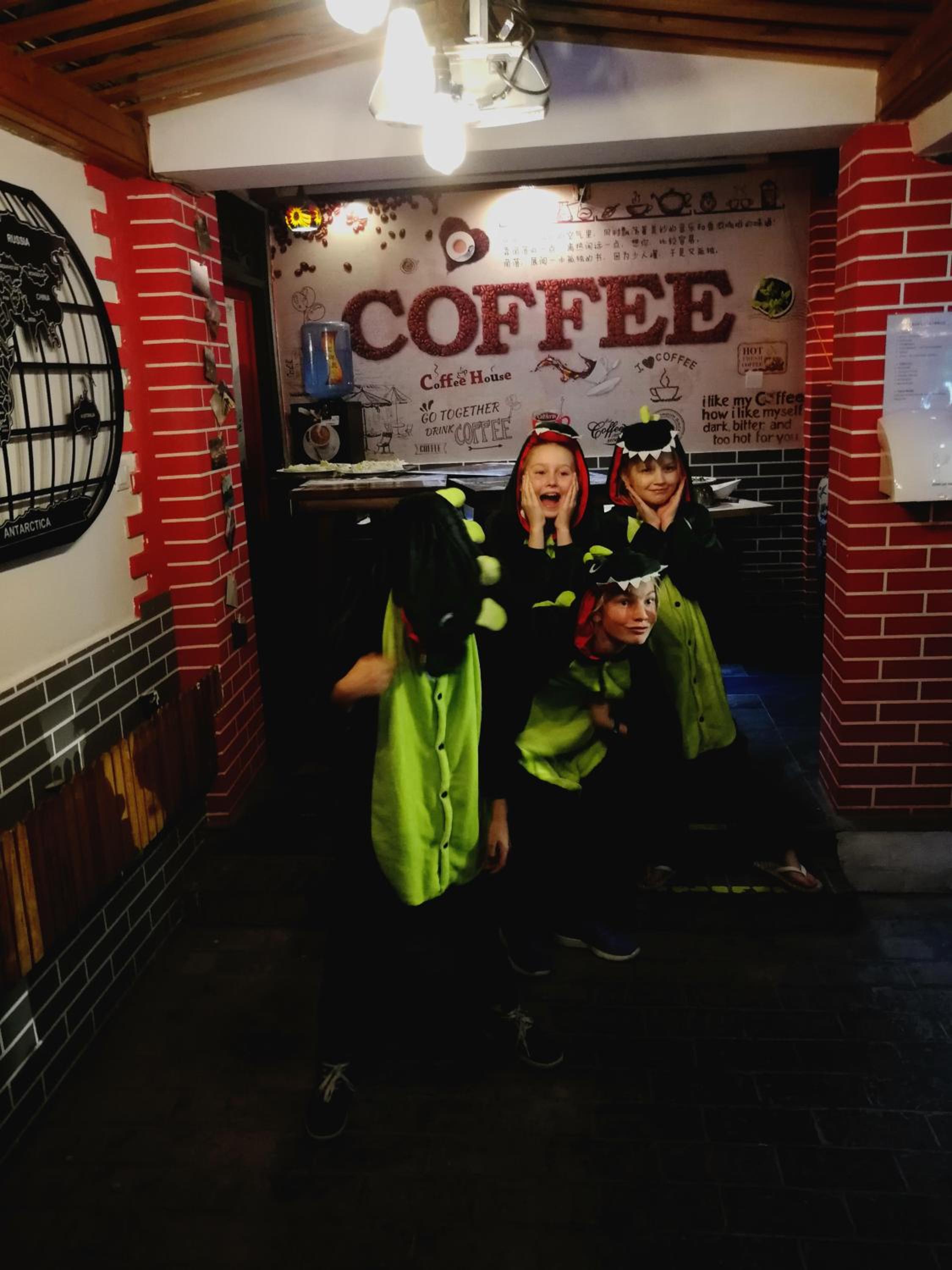 Dragon King Hostel 10/70