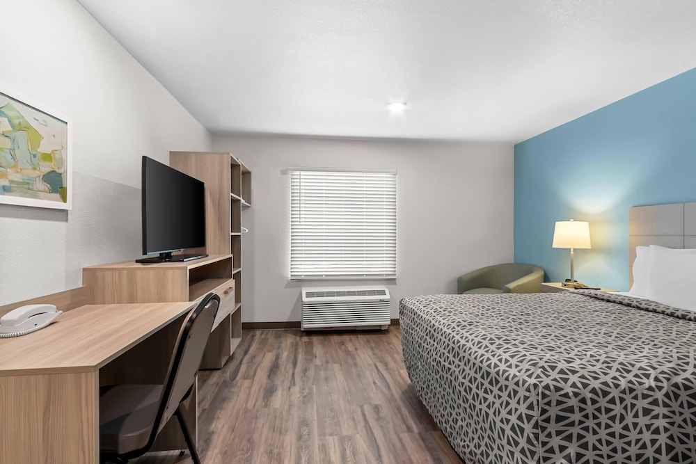 WoodSpring Suites Gilbert - Mesa Gateway Airport 21/41