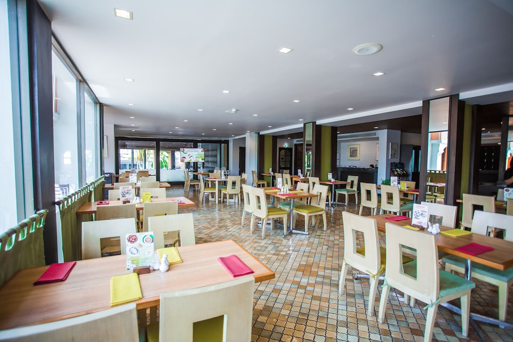 PHUKET MERLIN HOTEL 48/67