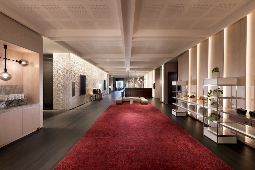 Adelaide Marriott Hotel 43/47