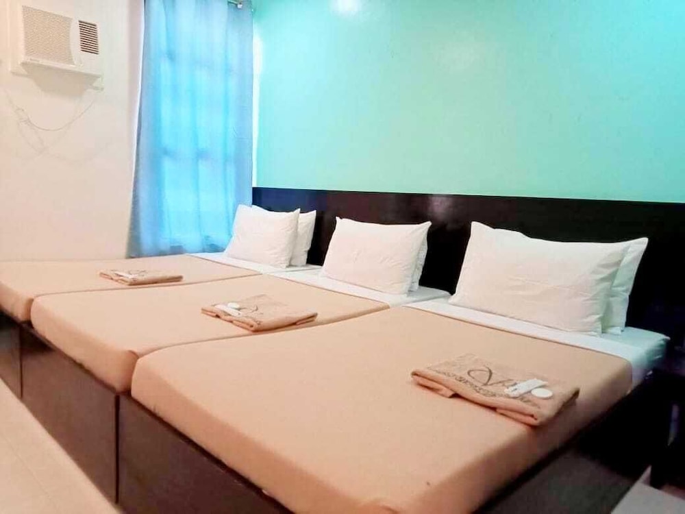 Coron Visitors Hotel 27/69
