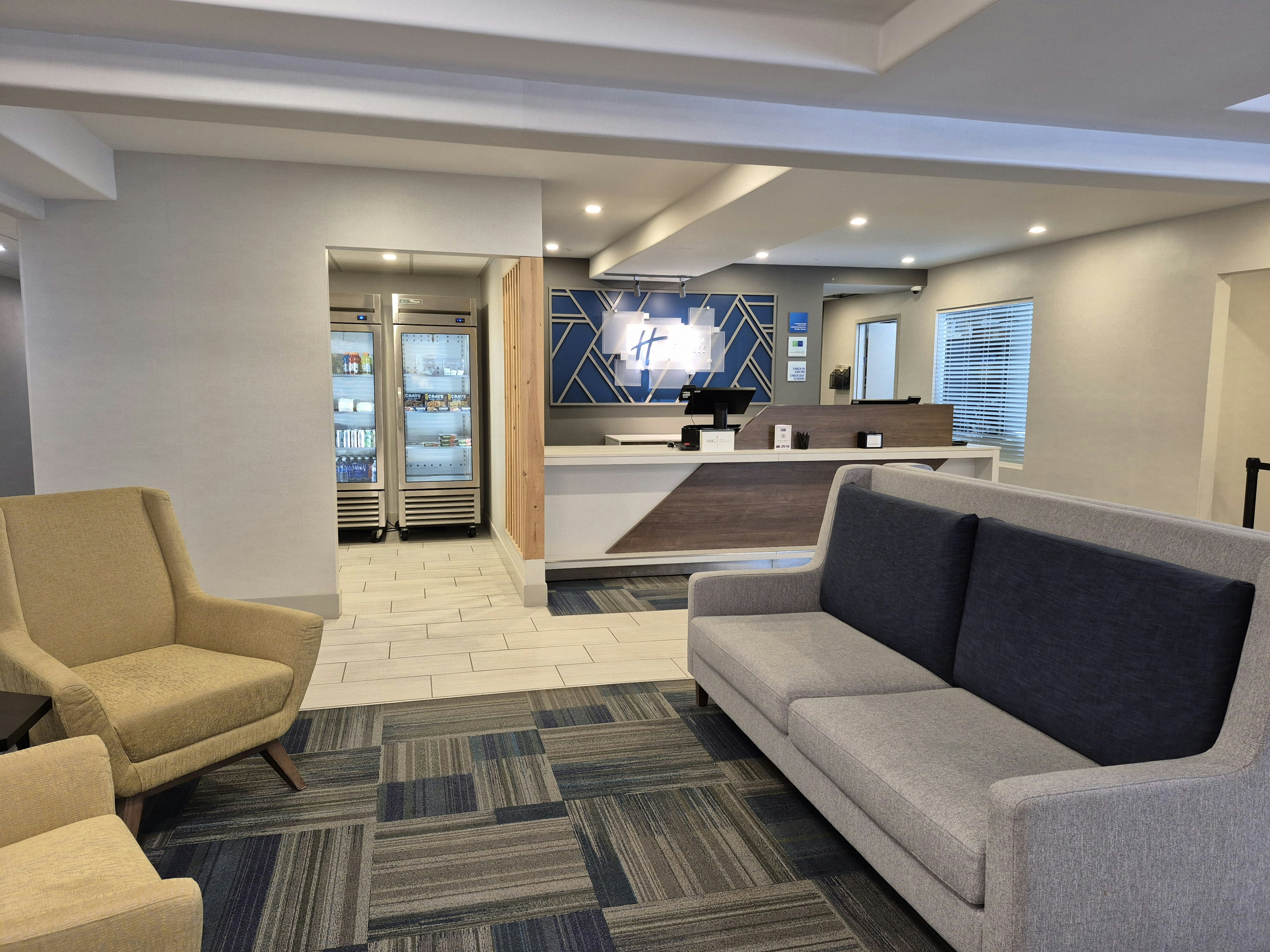 Holiday Inn Express Dryden 35/57