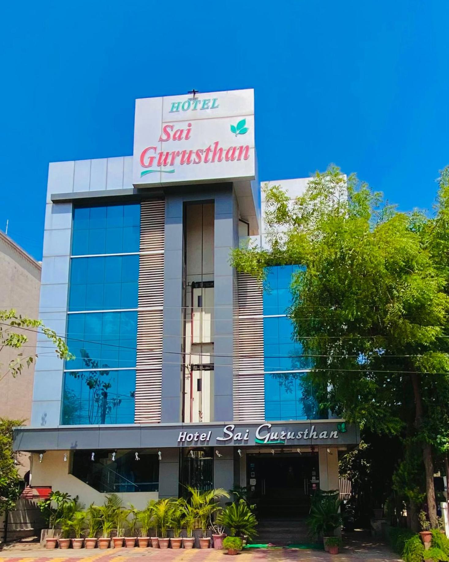 Hotel Sai Gurusthan 4/70
