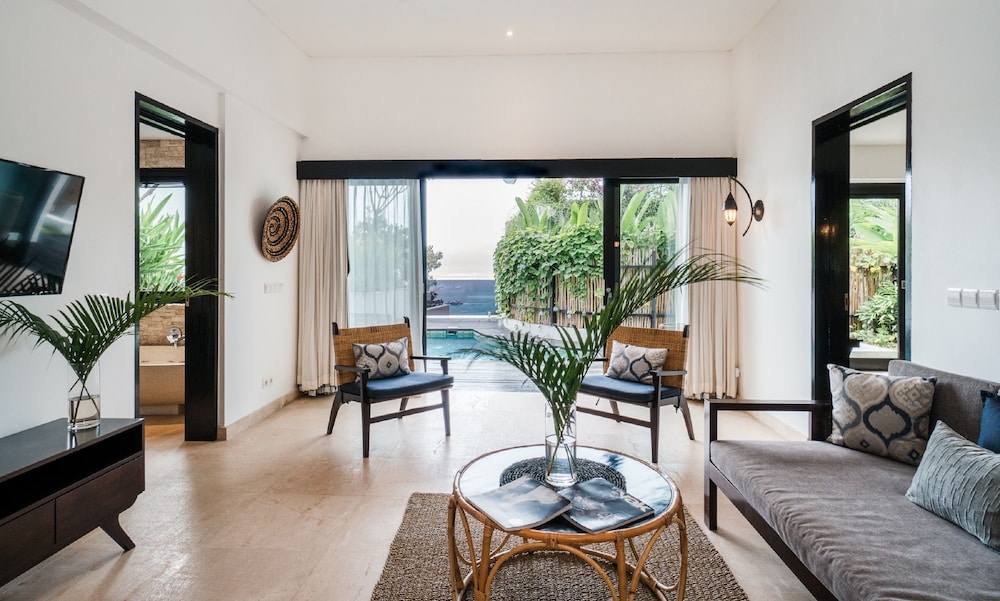 Batu Karang Lembongan Resort and Spa 66/85
