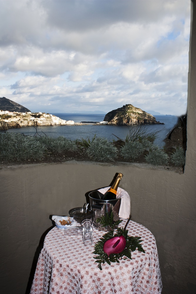 Punta Chiarito Resort 41/67