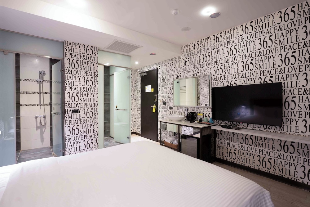 Double Pretty Hotel 14/48