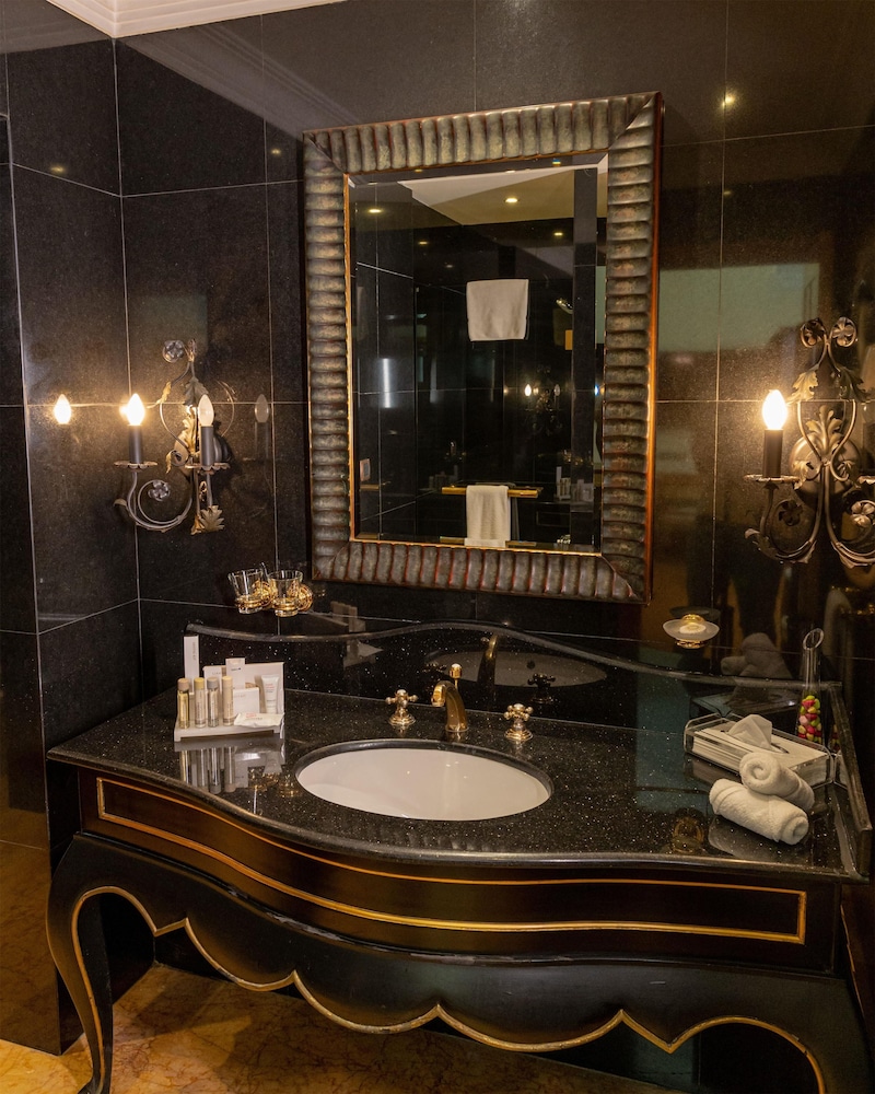 Radisson Blu Martinez Beirut 72/72