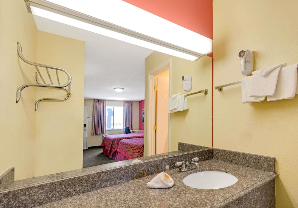 Days Inn by Wyndham East Albuquerque 5/29