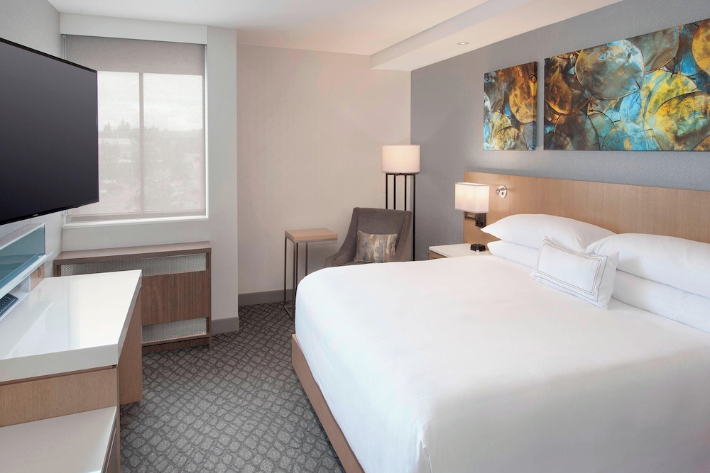 Delta Hotels Seattle Everett 9/44