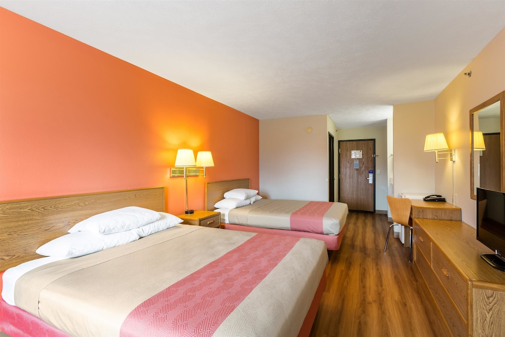 Motel6 Percival, IA 24/68