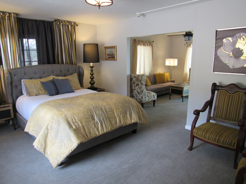 The Sky View Inn 23/67