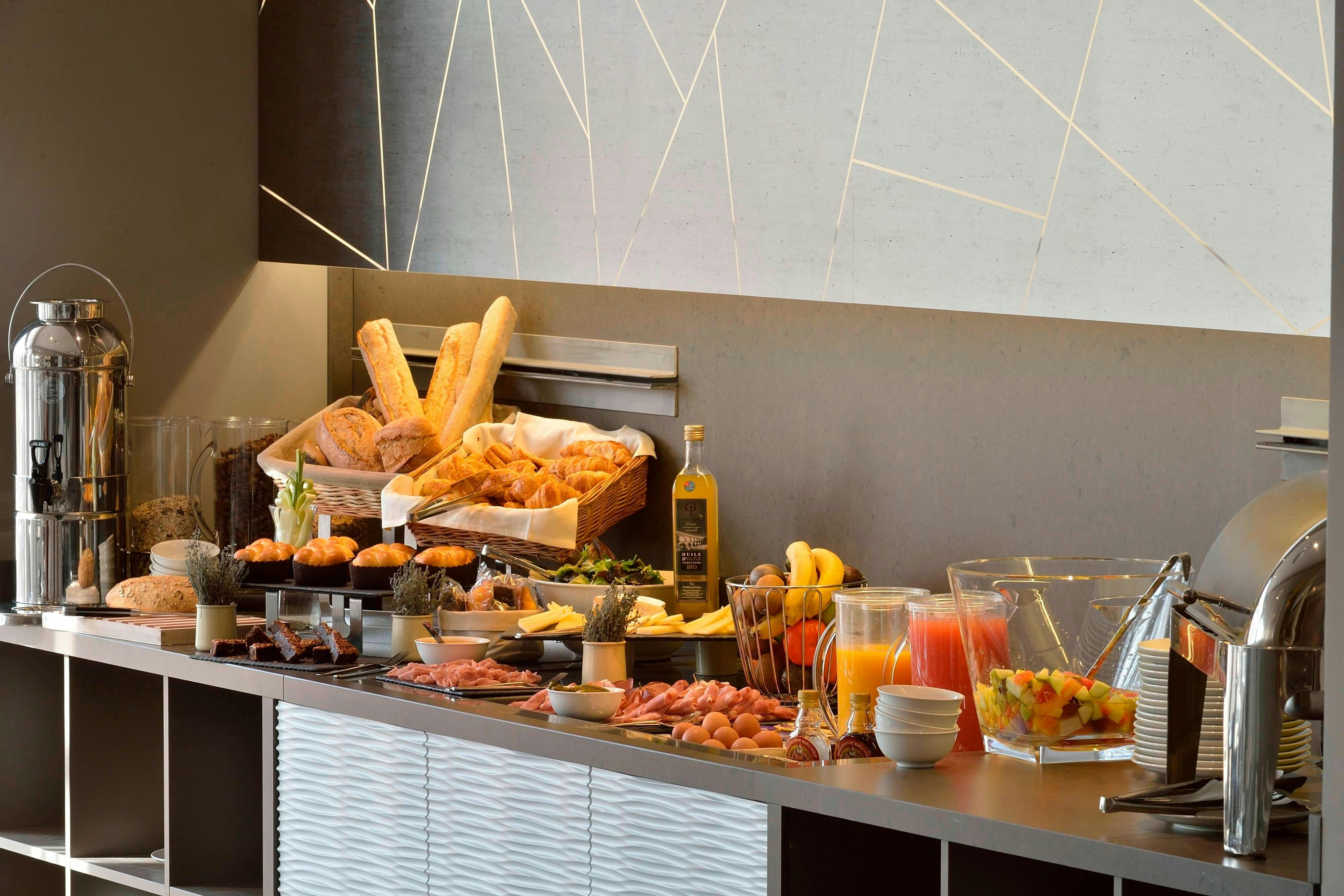 AC Hotel Marseille Prado Velodrome 8/24