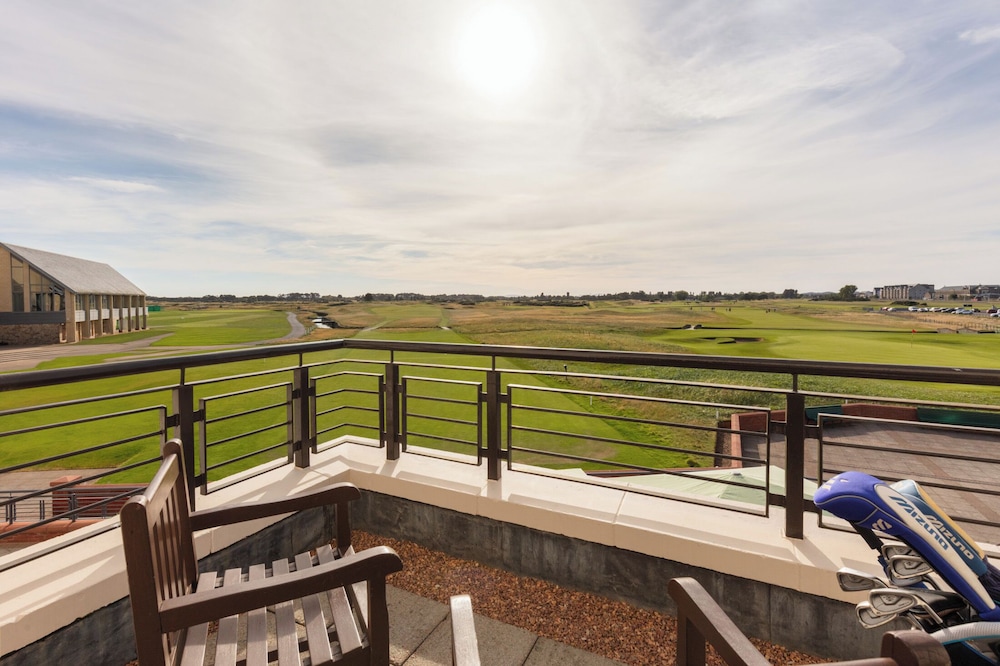 Carnoustie Hotel 70/75