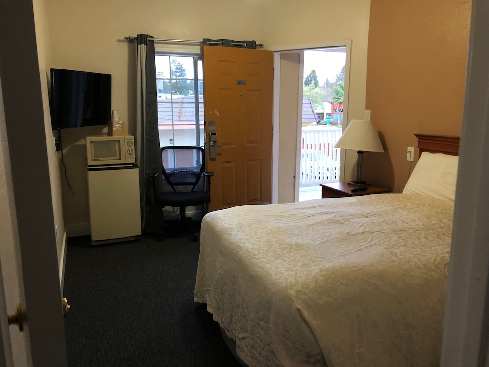 Motel6 Santa Cruz, CA 23/56