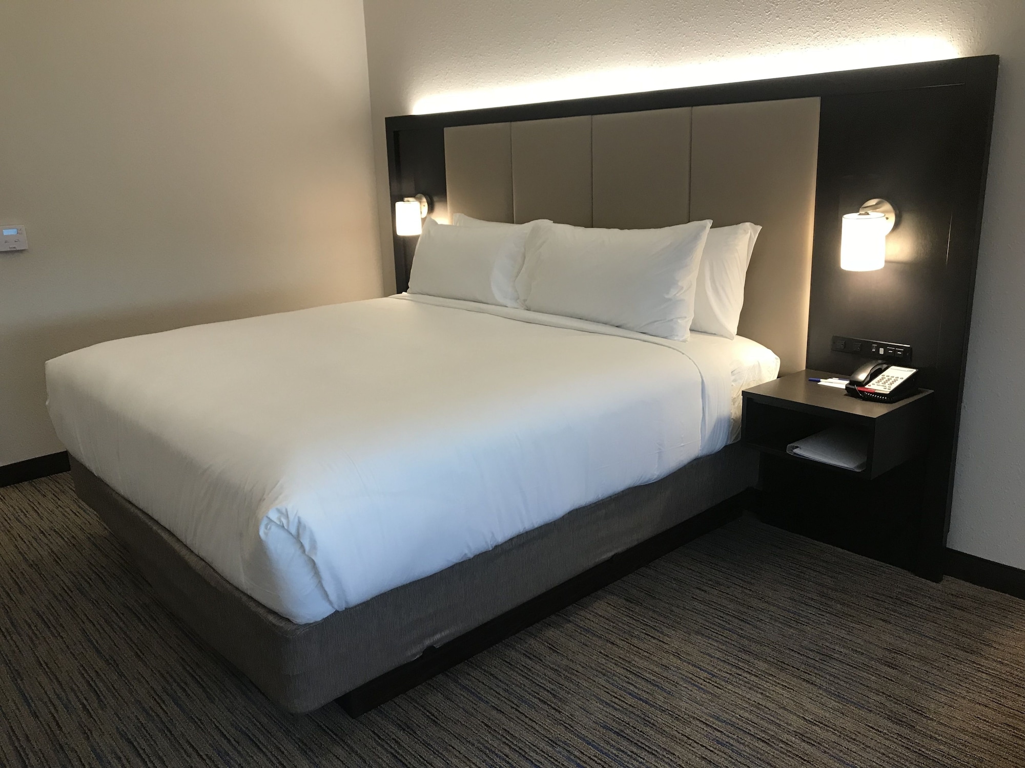 جناح بسرير كينج لذوي الإعاقة، Holiday Inn Express & Suites - Summerville 3/6