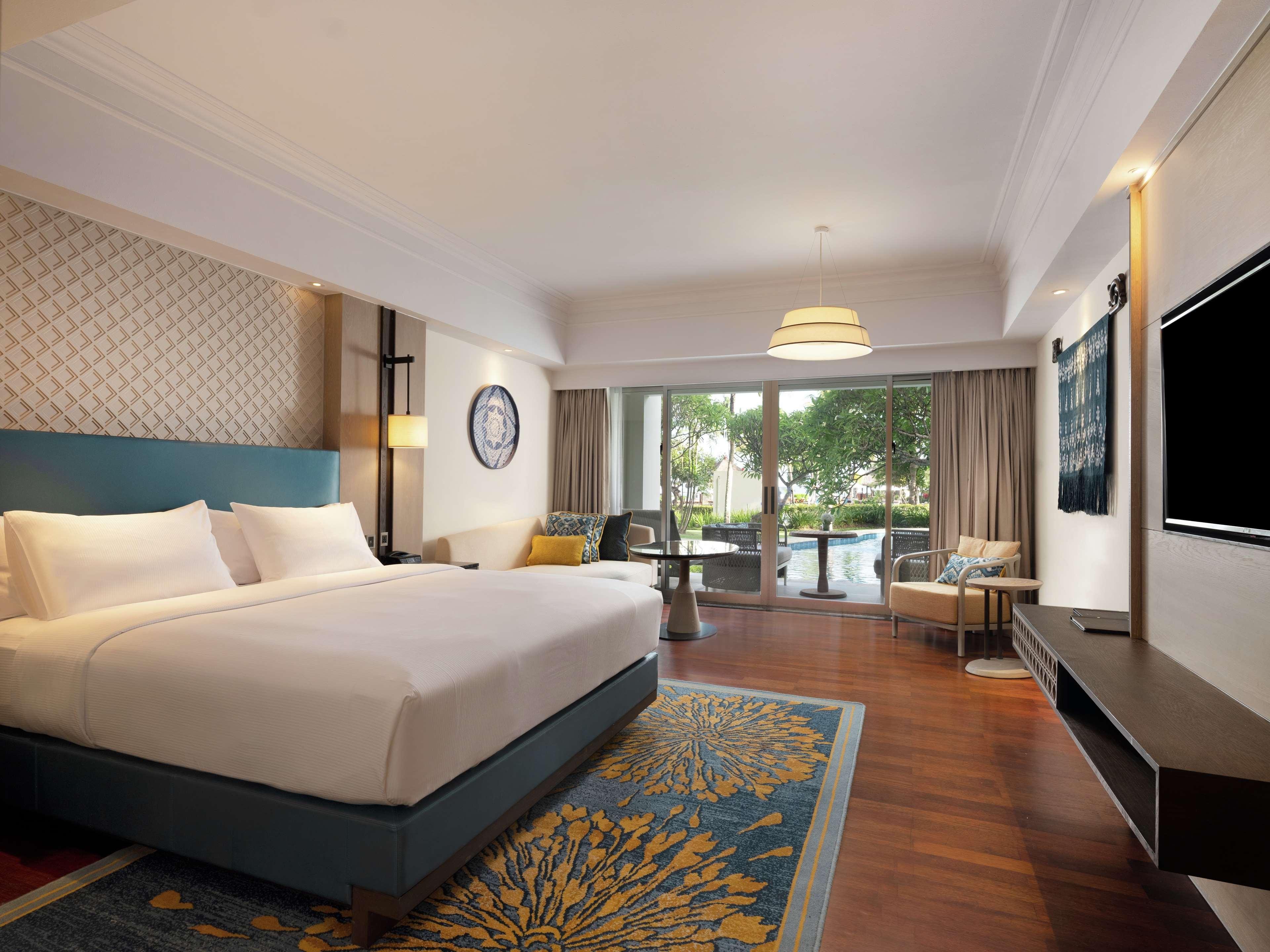 LAGOON, EXECUTIVE, KING BED
