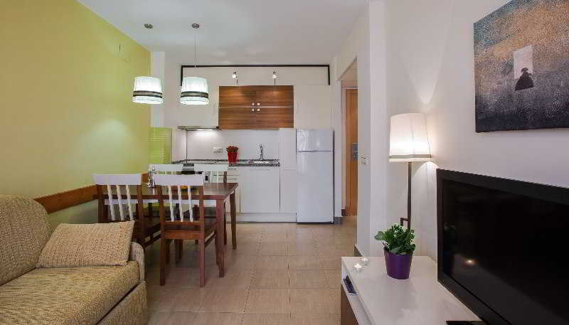 Leo Punta Umbria III Adults Only 15/23