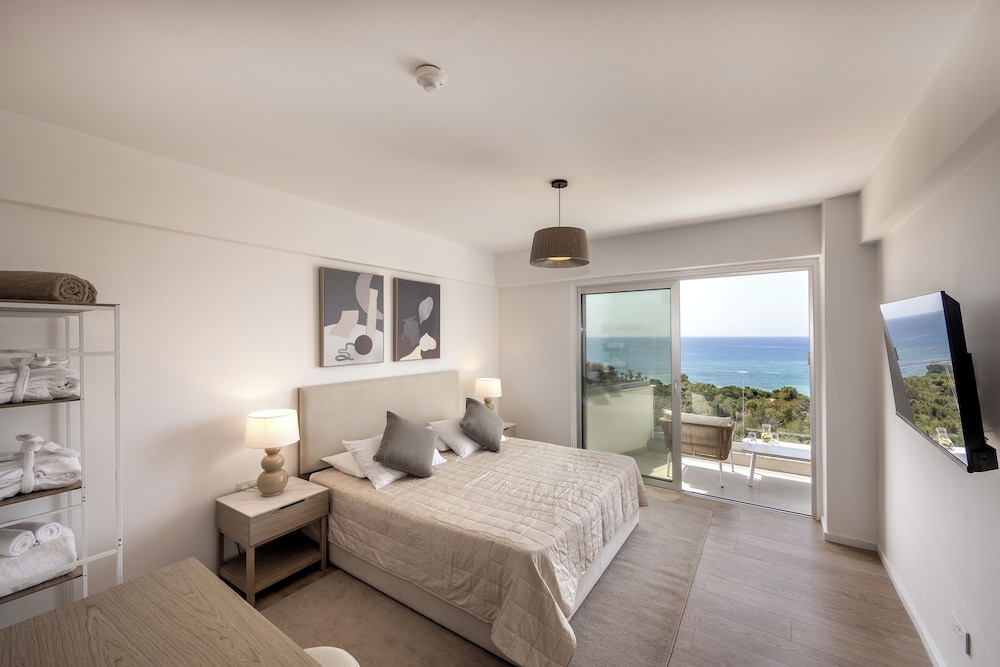 DELUXE, SUITE, QUEEN BED, SEA VIEW, SOFA, BALCONY