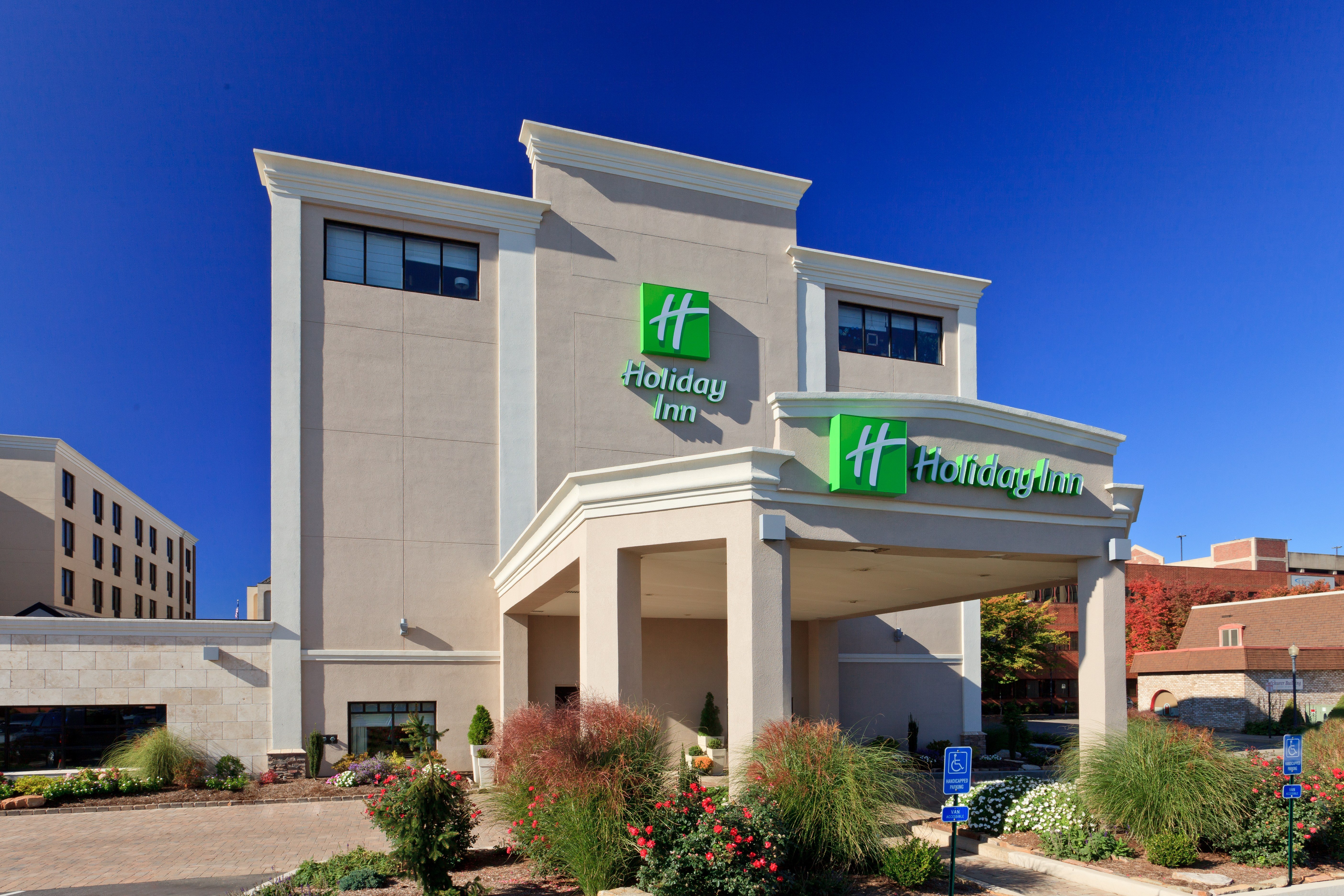 HOLIDAY INN WILLIAMSPORT 3/52