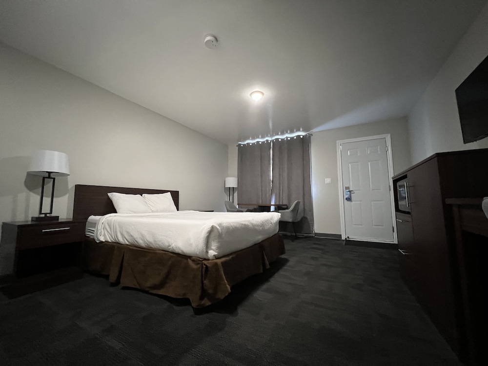 Travelodge By Wyndham Cochrane 11/32