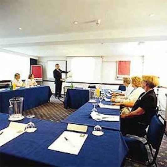 Dancenter Lux Resort London City M25 23/25
