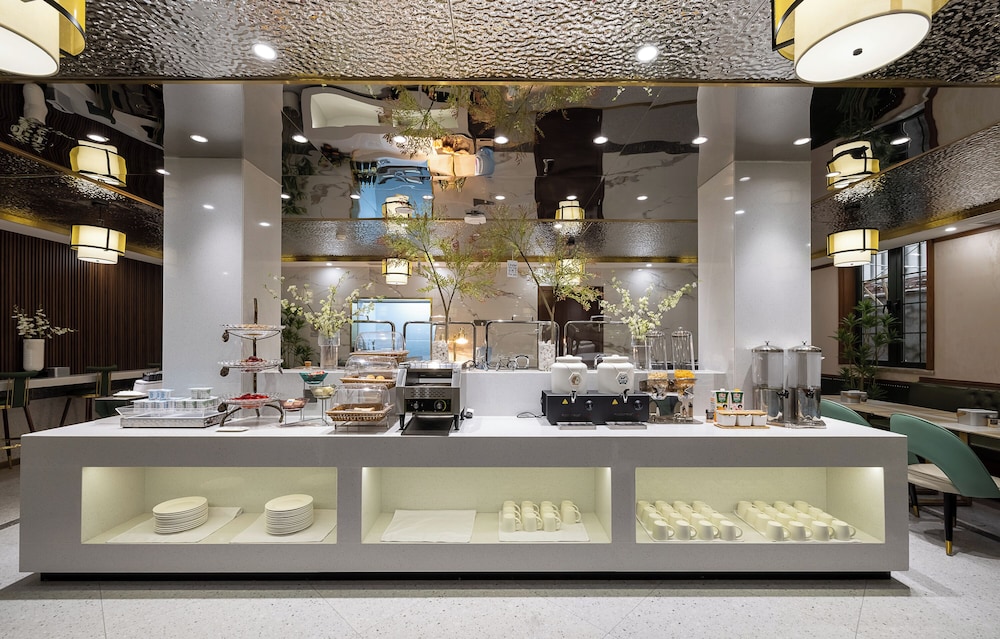 Nostalgia S Hotel (Beijing National Convention Center) 53/62