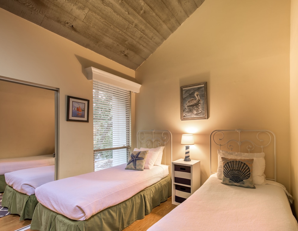 3 Bedrooms, Villa, Queen Bed, Side Ocean View