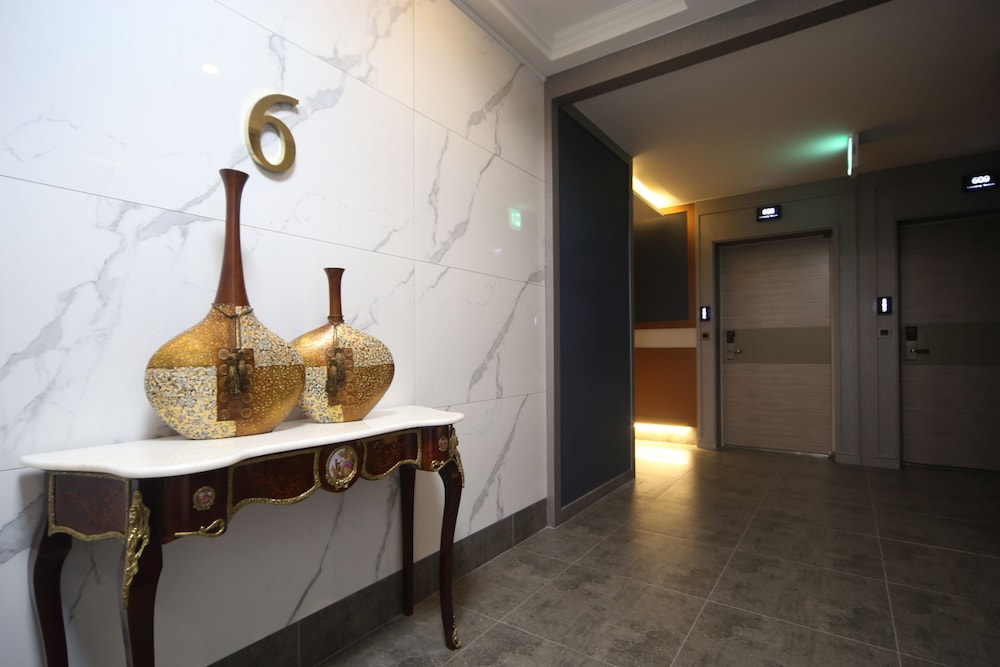 Bestie Hotel 13/33