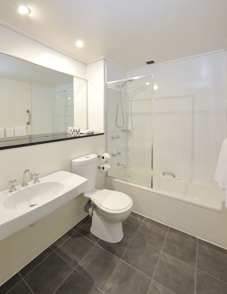 Mercure North Melbourne 58/63