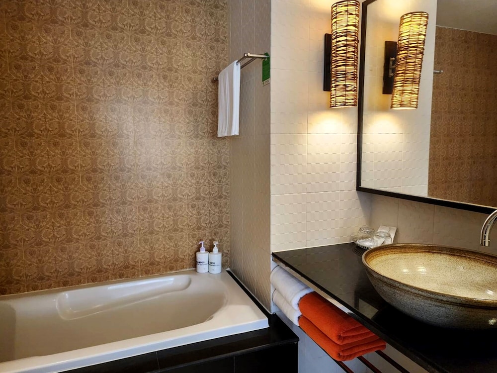 Diamond Cottage Resort and Spa 49/50