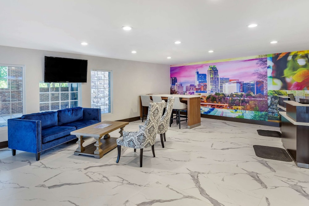 Clarion Pointe Raleigh Midtown 22/33