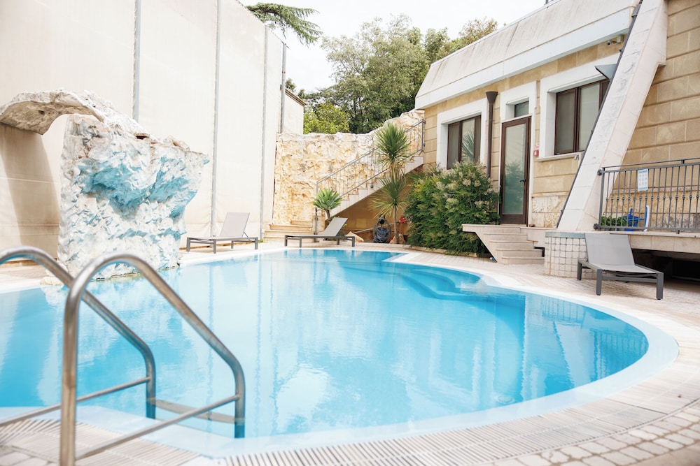 Albatres Palace Hotel 38/63