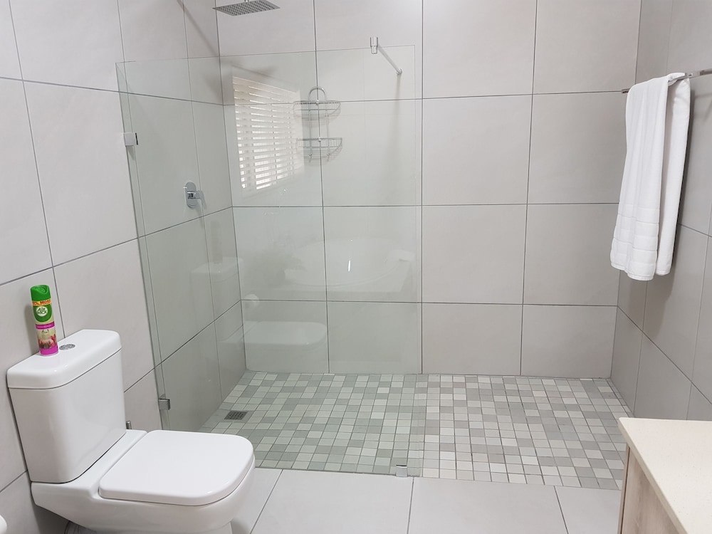 Dunton Guest House 42/50