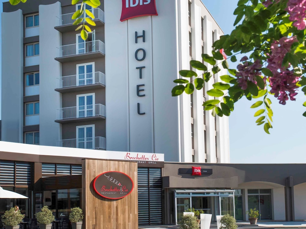 Ibis Cholet 2/36
