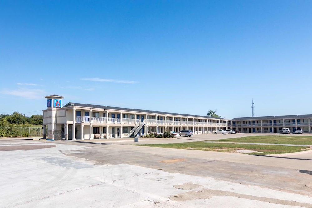 Motel6 Wichita Falls, TX - North 10/63