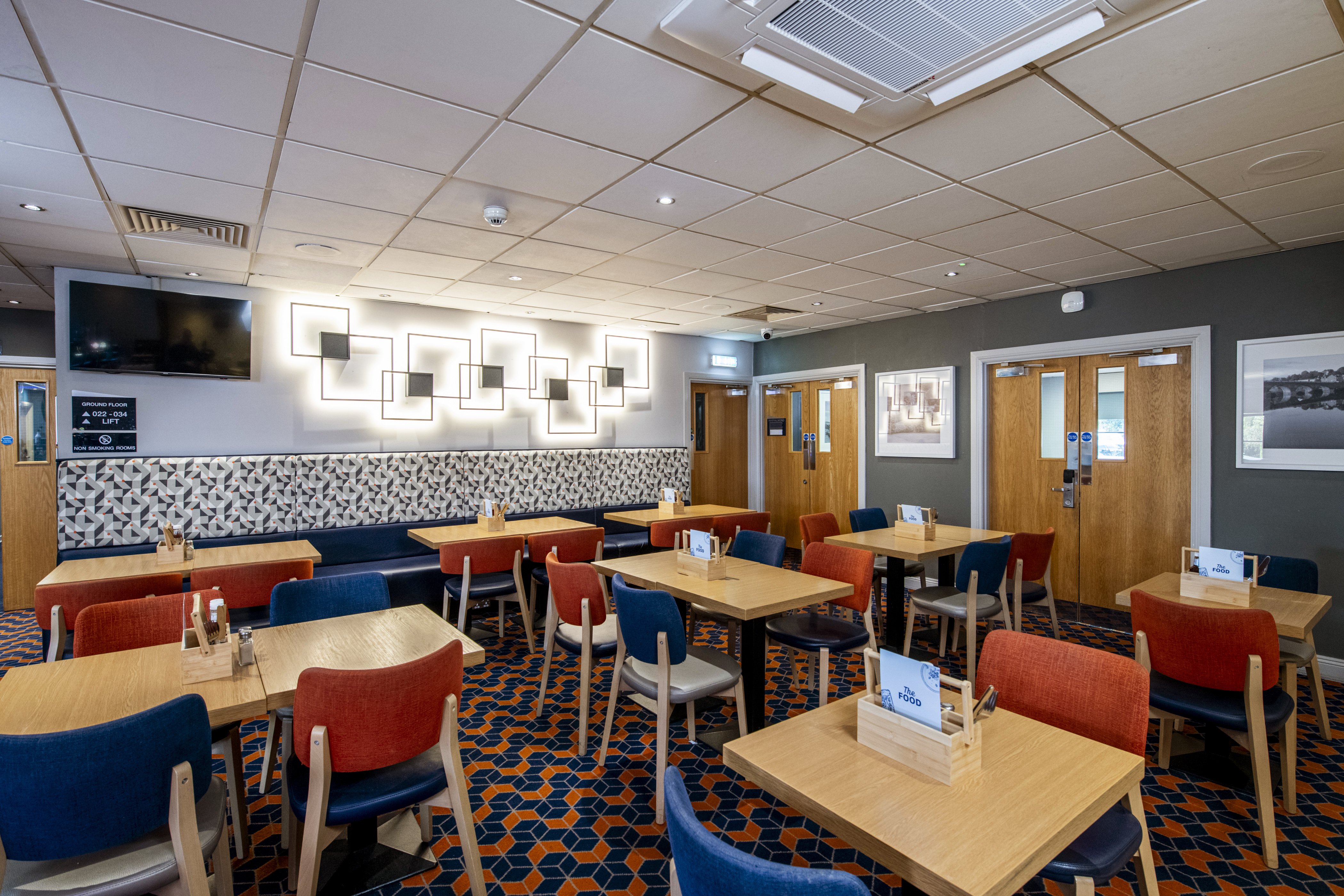 Holiday Inn Express Perth 48/72