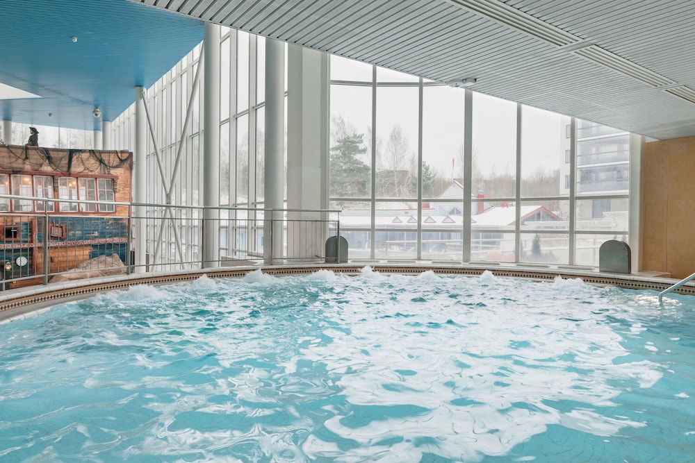 swimming pool spa