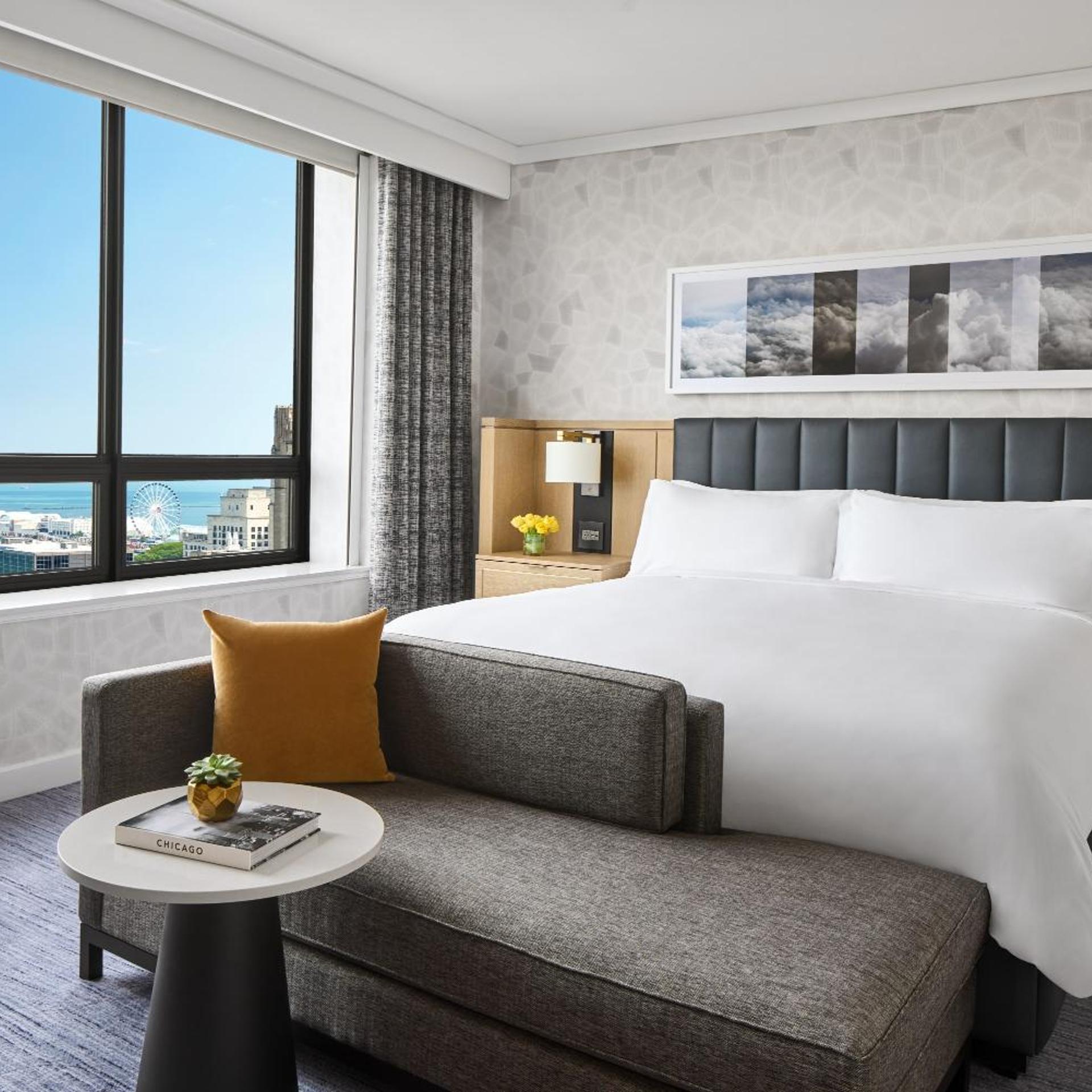 Deluxe, Suite, King Bed, Lake Side