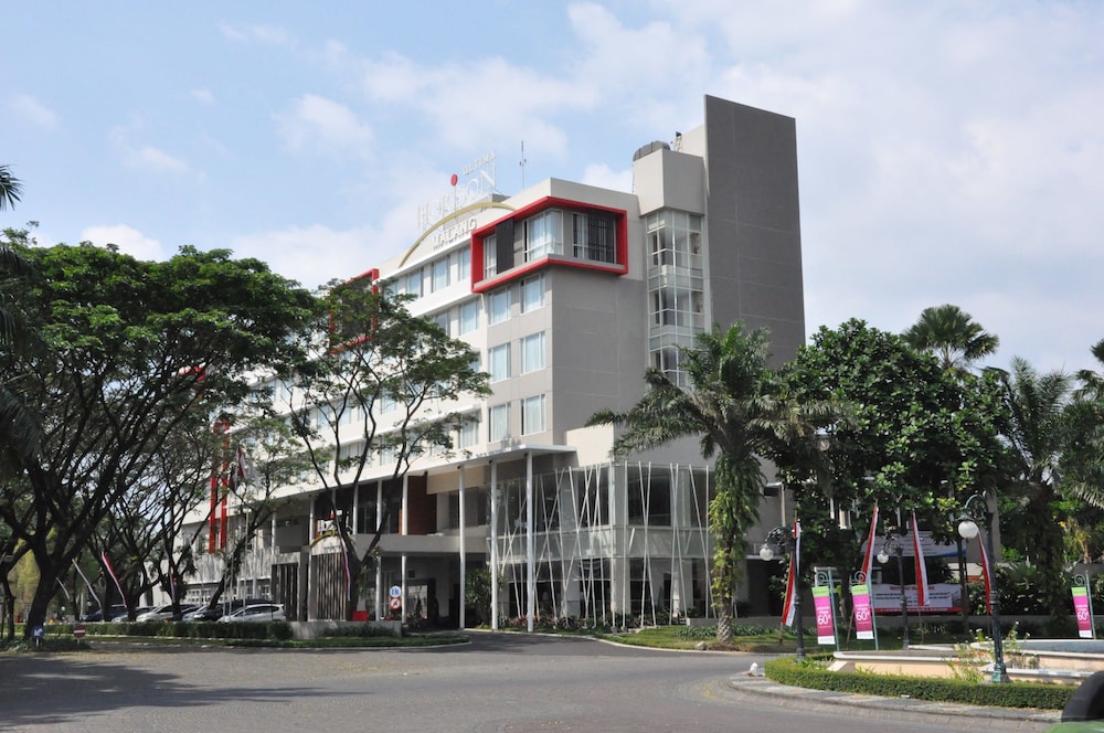 Grand Cakra Hotel 46/52