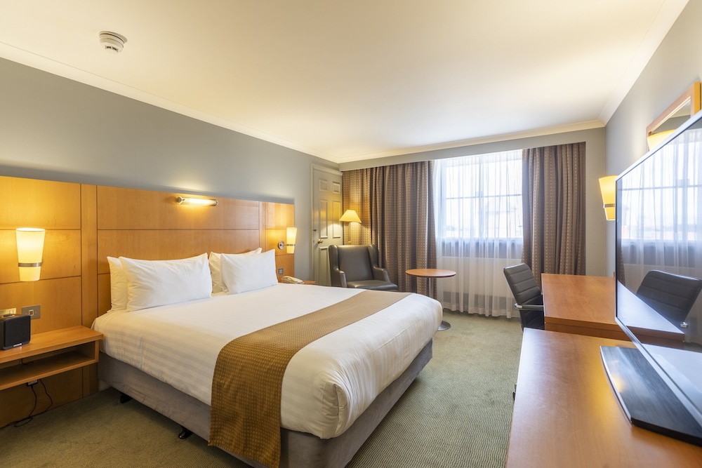 PREMIUM, QUEEN BED, HIGH FLOOR