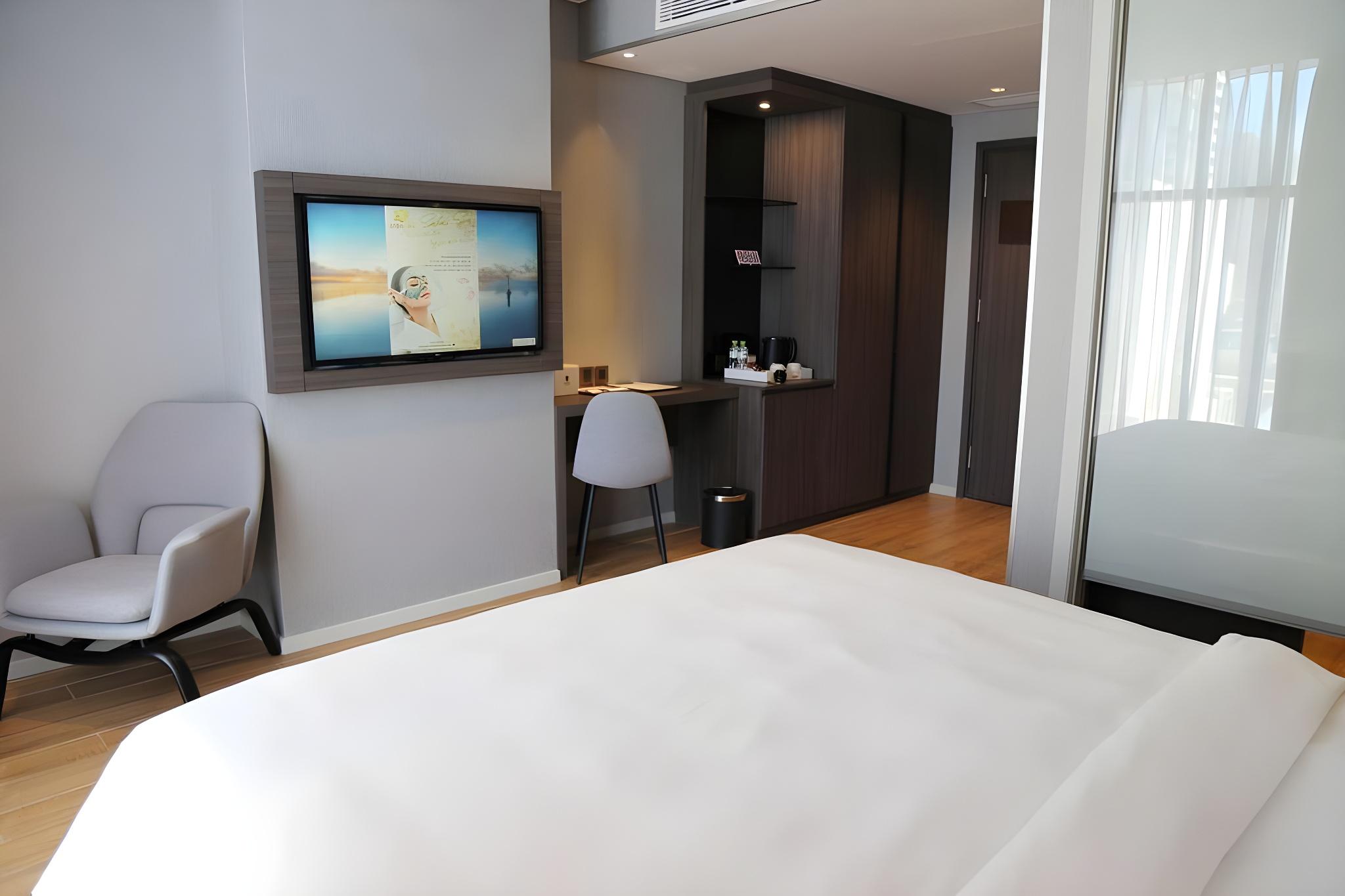 غرفة كلاسيكية بسرير مزدوج بدون إطلالة