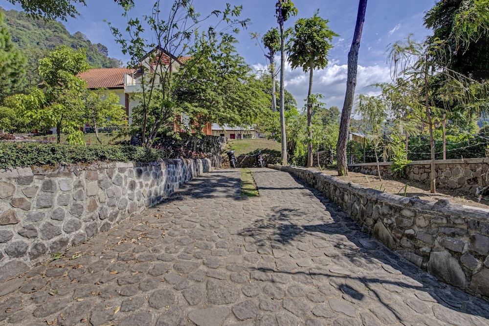 Hotel O Villa Inn App Trawas Bintaro Syariah 22/28
