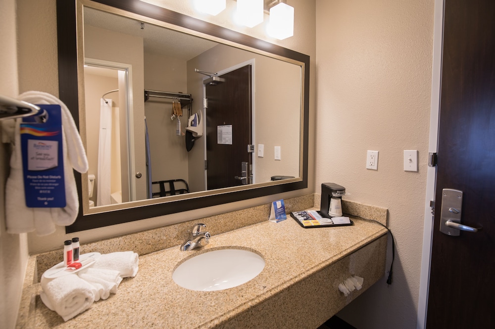Baymont By Wyndham Detroit Airport/Romulus 14/36
