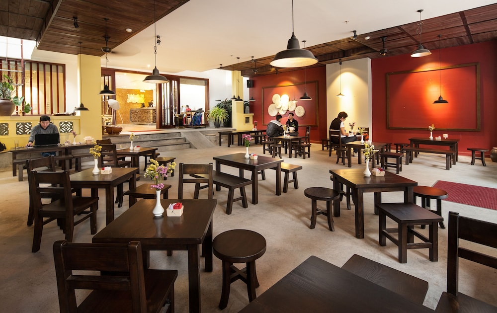 MK Premier Boutique Hotel 50/65